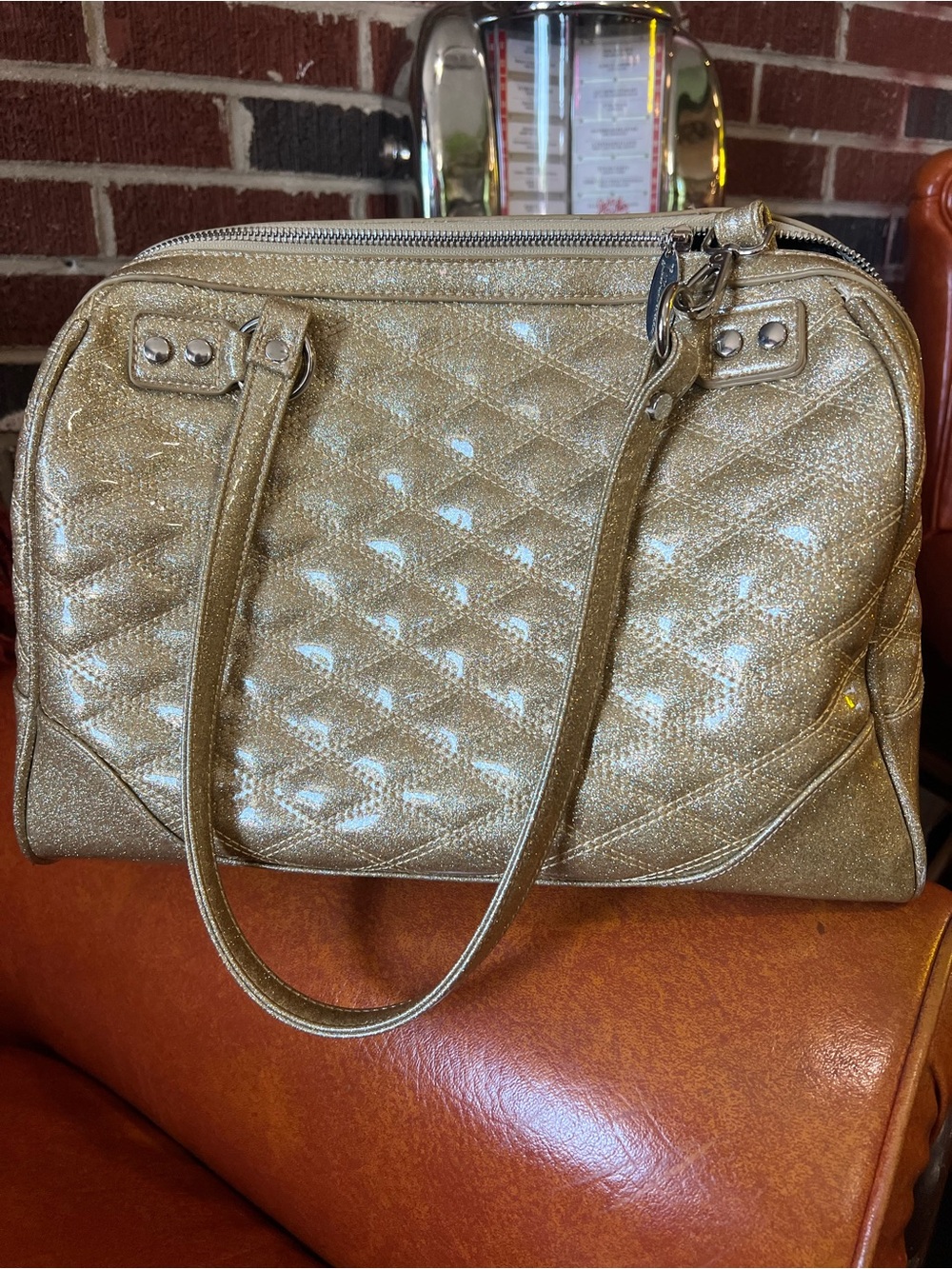 Lux de Ville Metallic Gold Quilted Shoulder Bag - Picture 4 of 10